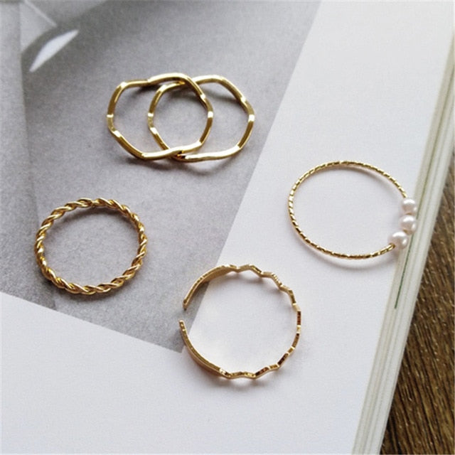 5 pc Minimalistic Gold Pearl Ring Set