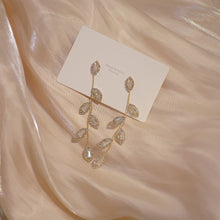 Load image into Gallery viewer, Luxury Leaves Earring Set
